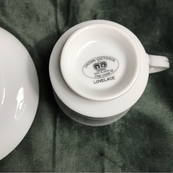 Set of 4 Crown Victoria Lovelace Tea Coffee Cups and Saucers - Picture 13 of 16